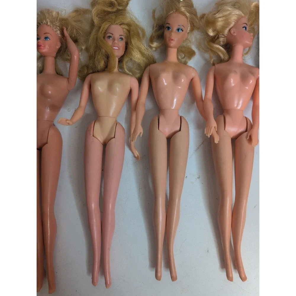 Lot of 8 Vintage Barbie Dolls Mattel - 1966 Bendable Knees